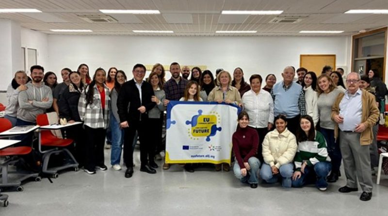 Group photo after the roundtable discussion in malaga